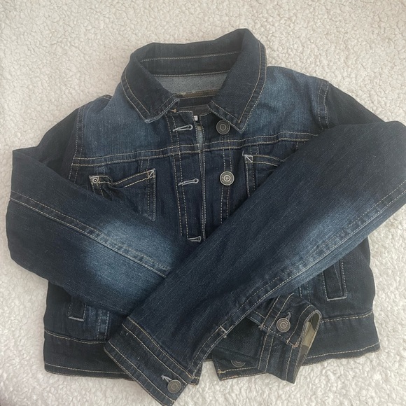 Bundle of Jean Jackets - Picture 6 of 8